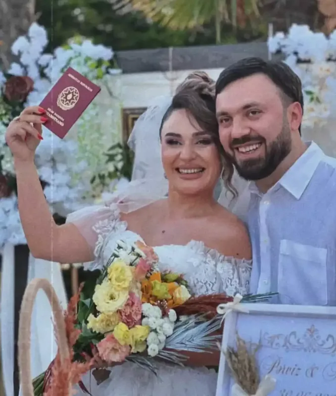AzTV-nin aparıcısı meyxanaçı ilə evləndi