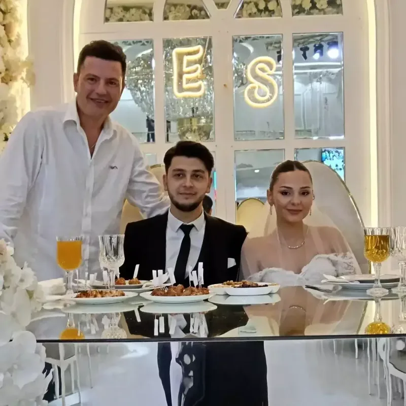 Gənc aktyorun toyu oldu