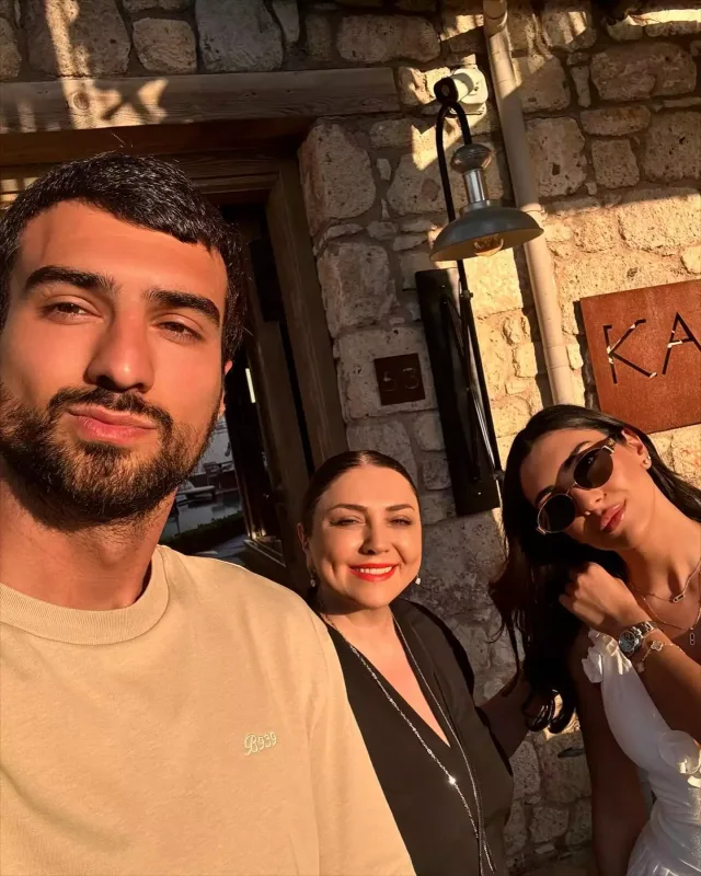 “Keçmişi unut!” - Bacısından Mahirə