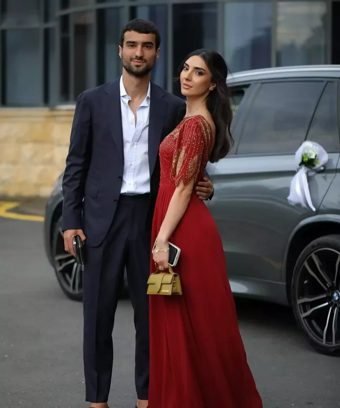 “Keçmişi unut!” - Bacısından Mahirə