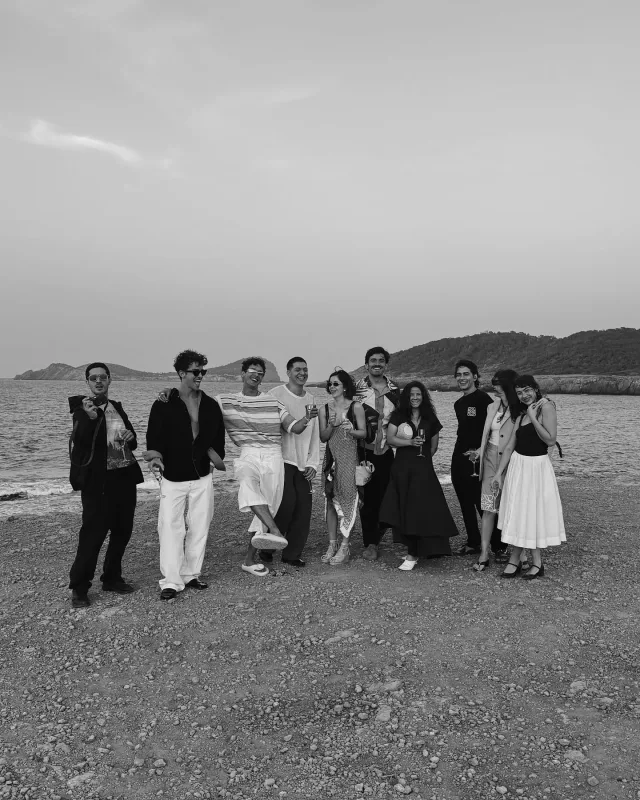 “Elite”in ulduzundan tətil fotoları