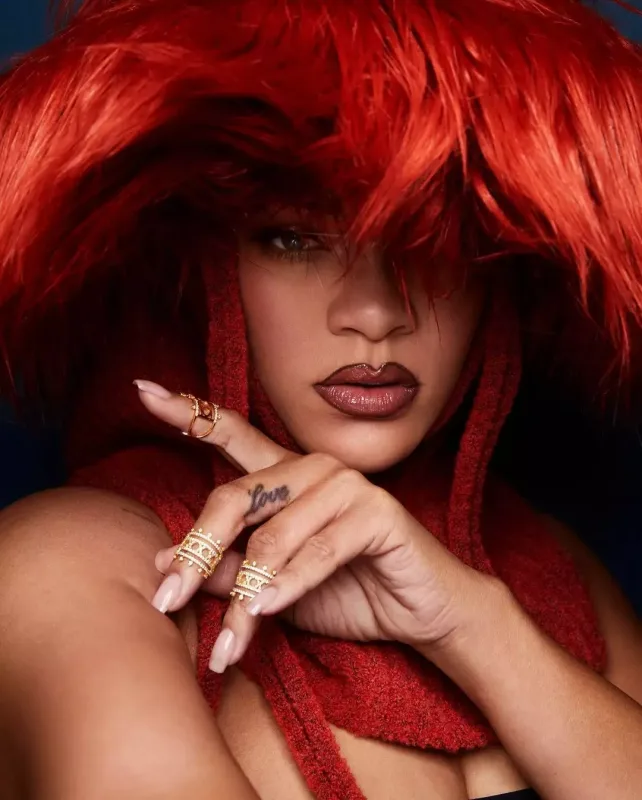 Rihanna öz brendi üçün kamera qarşısında