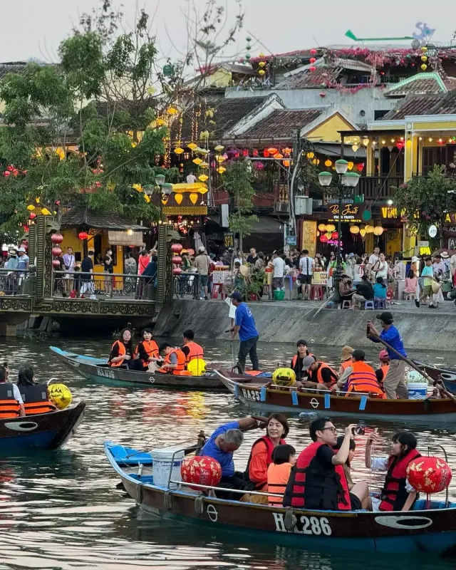 Nanənin Vietnam tətilindən qalan fotolar