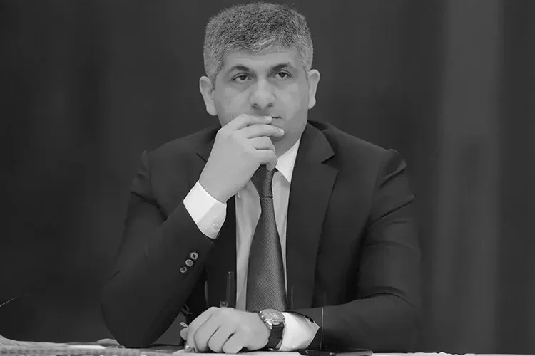 Yazıçı “reket jurnalist”lərə qarşı