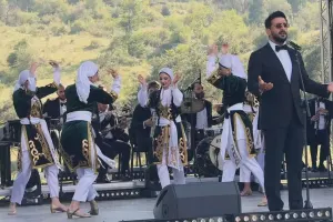 Abbas Cıdır düzündə səhnəyə çıxdı