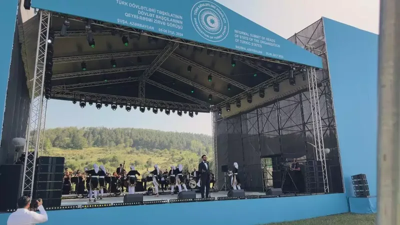 Abbas Cıdır düzündə səhnəyə çıxdı