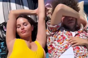 Selenanın sevgilisi ilə istirahəti