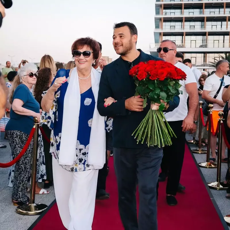 Emin Müslüm Maqomayevin xanımından yazdı