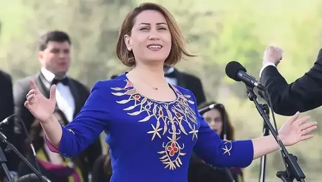 Şuşada “Çanakkala türküsü”nü oxudu