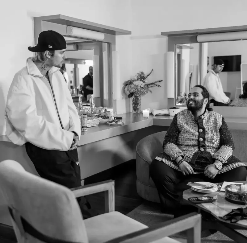 Castin Ambani cütlüyü ilə