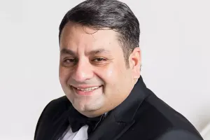 Dubayda Elcanın maşınını vurdular