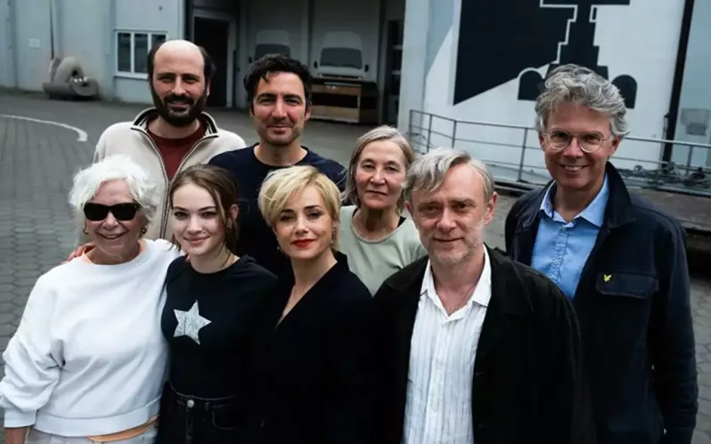 İllər sonra imicini dəyişdi