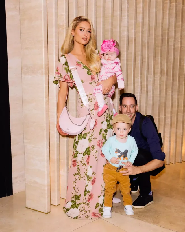 Perisdən ailəsi ilə fotolar