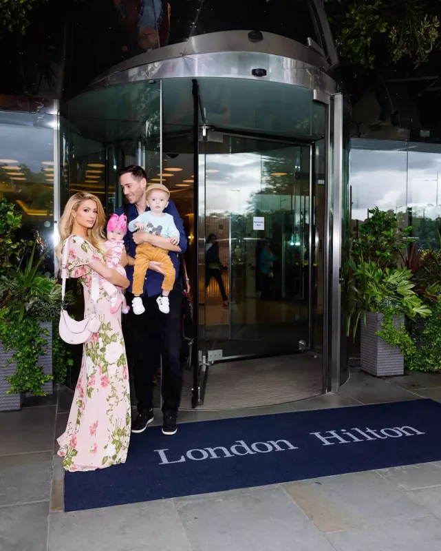 Perisdən ailəsi ilə fotolar