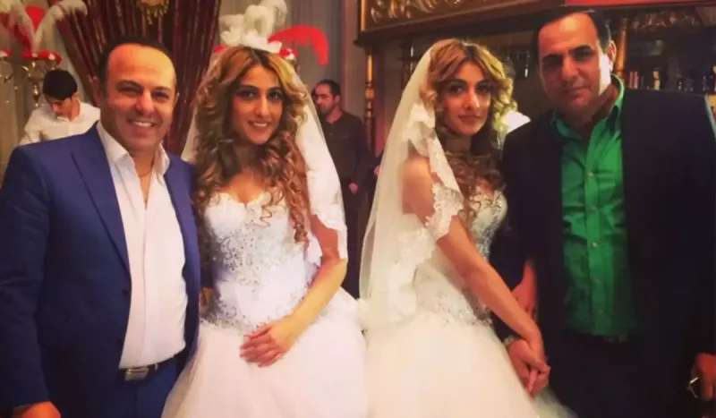 Elariz onlarla arxiv fotosunu paylaşdı