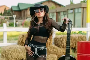 Dilarədən kovboy tərzi