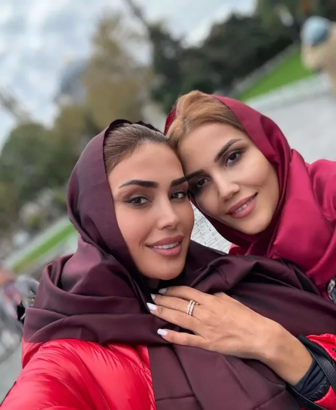 Pərvin bacısını bu şəkillə təbrik etdi