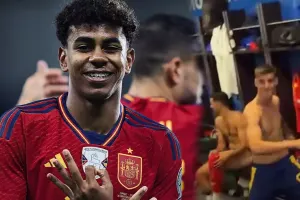 Yamal soyunma otağında canlı yayım açdı