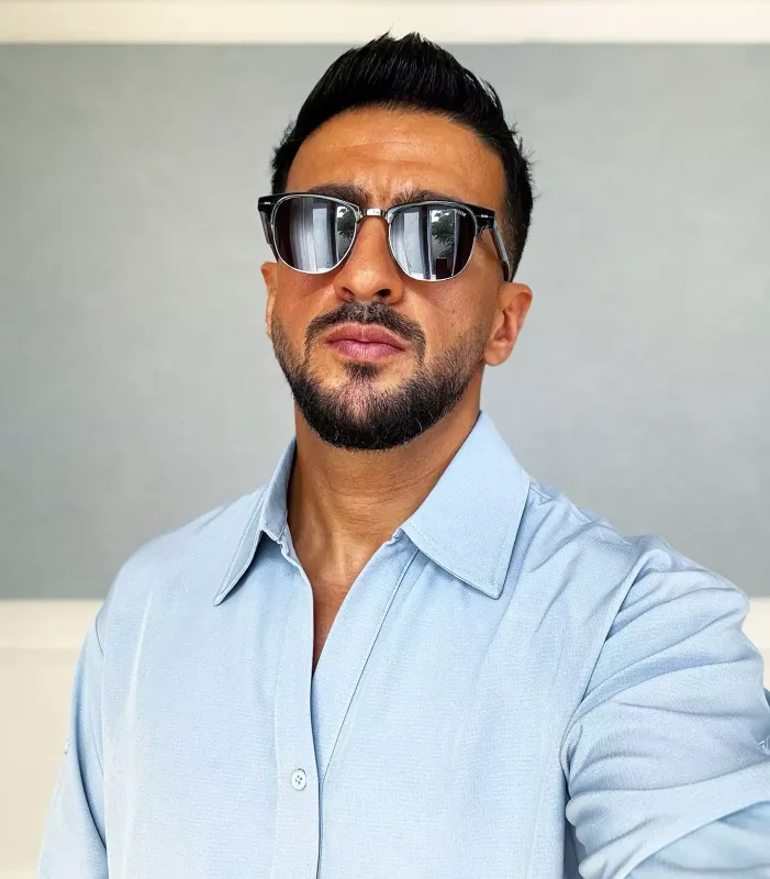 “Xarici ölkələrdən geyimlər gətizdirdim”