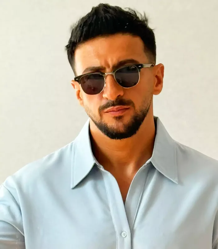 “Xarici ölkələrdən geyimlər gətizdirdim”