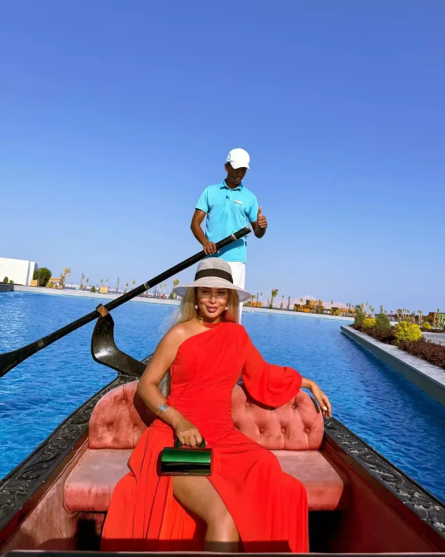 Çinarə həyat yoldaşı ilə bu şəhərdə dincəlir