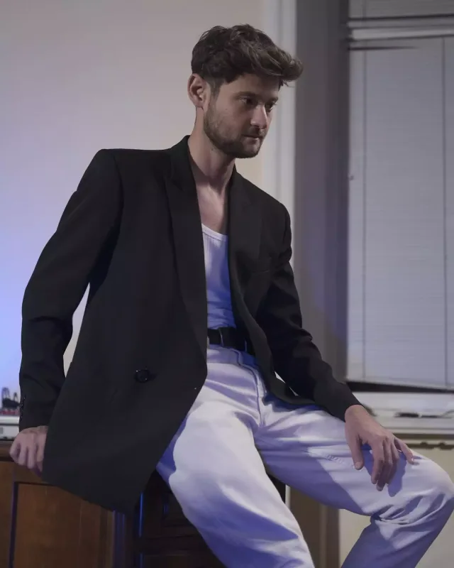 “Eldarın dünya-aləm vecinə deyil”