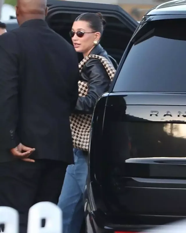 Heyli şam yeməyinə gedərkən