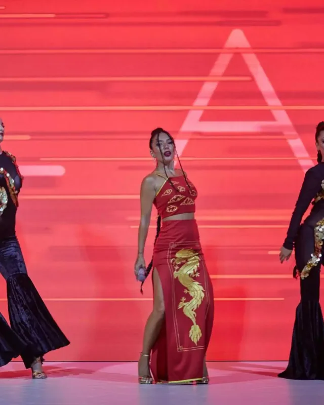 Dilarə çinli qızlar kimi...