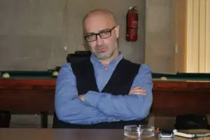 “Aparıcılarımızın 90 faizi savadsızdır”