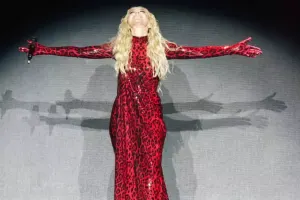 “Bağlı geyinmişəm, amma seksualam”