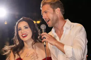 Türk müğənni niderlandlı sevgilisi ilə evlənir