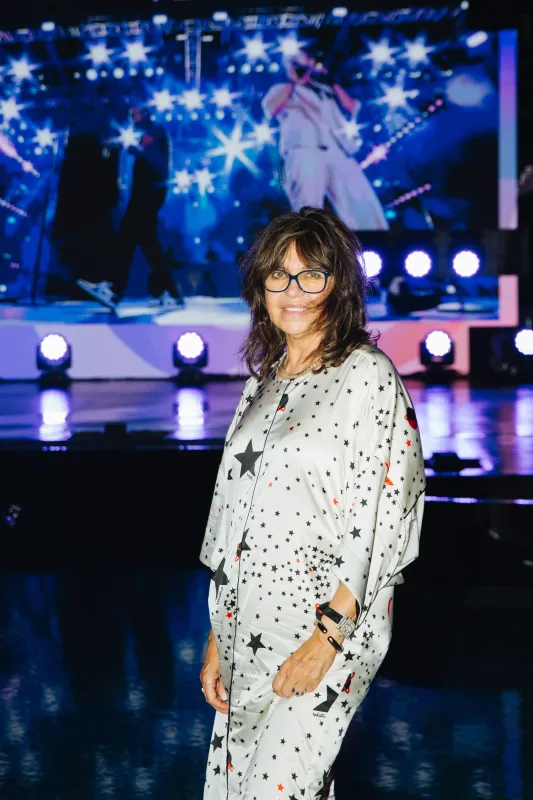 Emin Ağalarovun anası, övladları və xanımı... - Fotolar