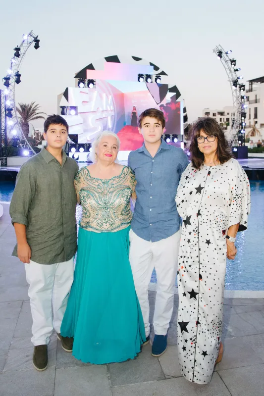 Emin Ağalarovun anası, övladları və xanımı... - Fotolar