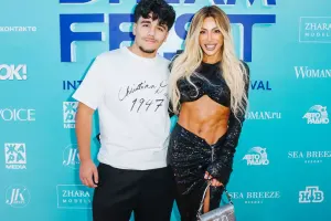 Röya Ayxan oğlu ilə qırmızı xalıda!