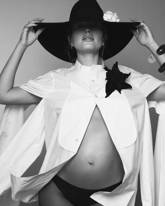 Heyli Biberin hamiləlik fotosessiyası