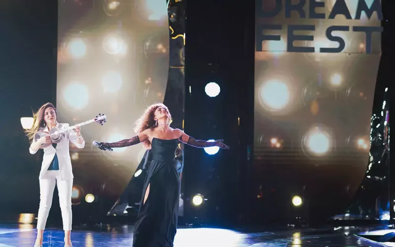“DreamFest”də muğam oxudu!