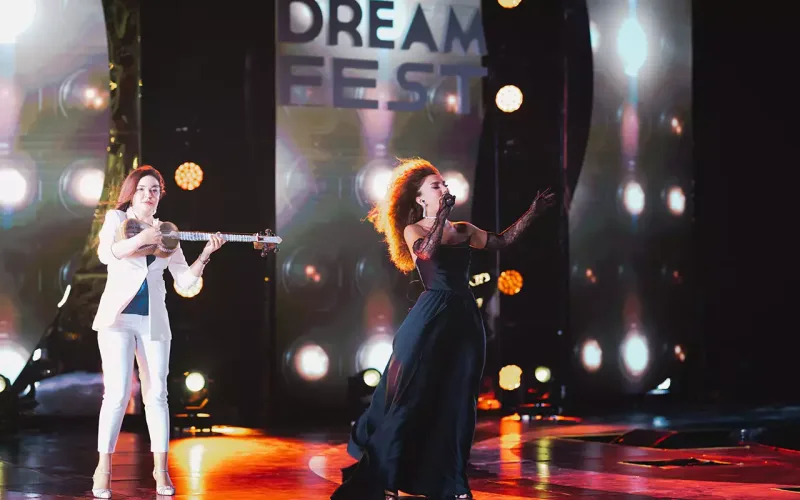 “DreamFest”də muğam oxudu!