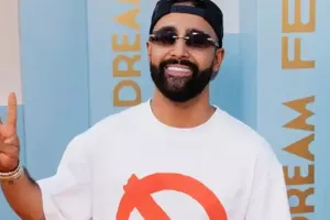 Hüseyn vergi borclarını ödədi