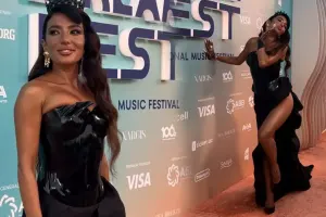 Dilarənin iddialı qırmızı xalı tərzi