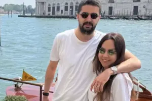 Boşanma xəbərlərini yalanladı