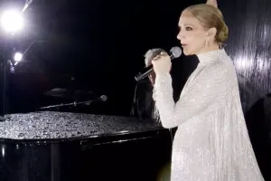 Selin Dion illər sonra səhnədə