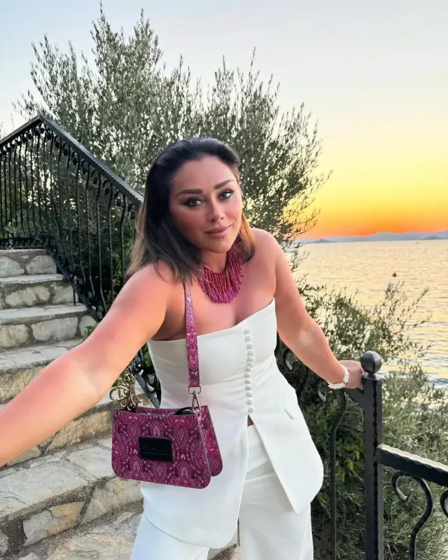 Xatirədən ağ libasda tətil şəkilləri…