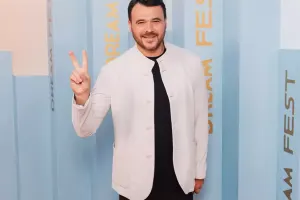 Emin “DreamFest”də hamilə qalanlara ev verəcək