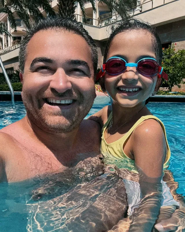 İlkin ailəsi ilə Türkiyədə