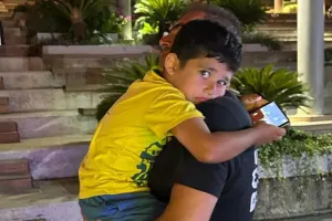 Tunar oğlu ilə tətildə