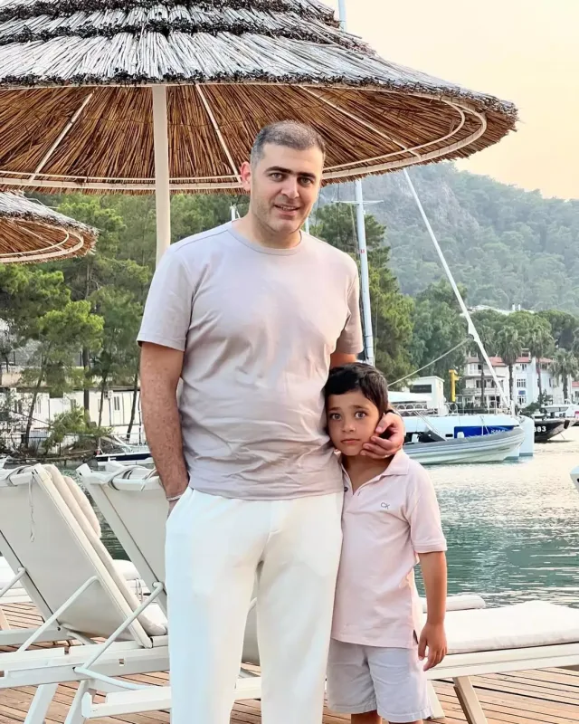 Tunar oğlu ilə tətildə