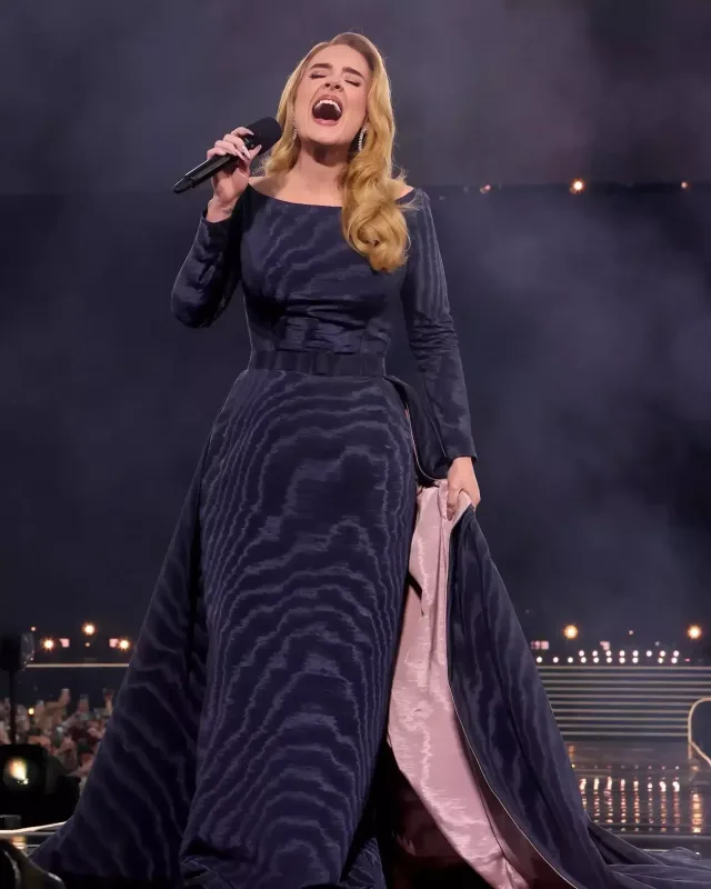 Adel dünya turuna Almaniyadan başladı