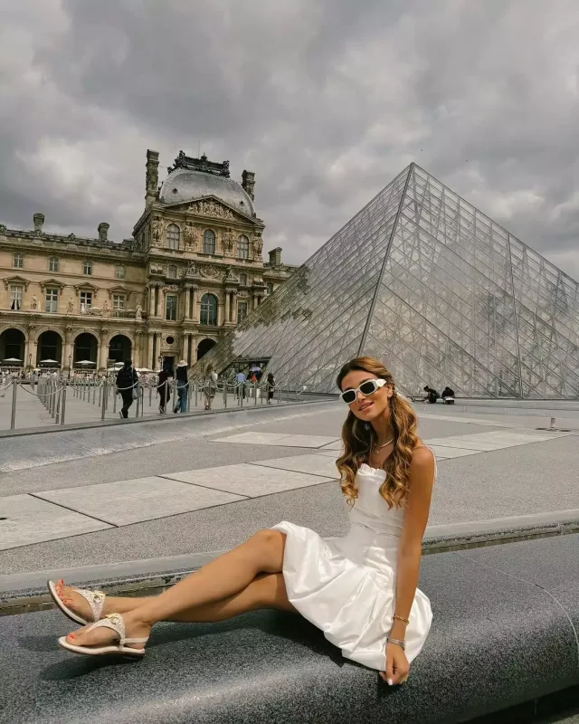 Nəzrindən Parisdə fotolar