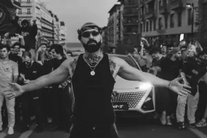 Paster “Qarabağ”a himn oxudu