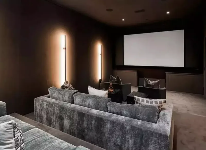 Ayrılsalar da, villalarını sata bilmirlər...